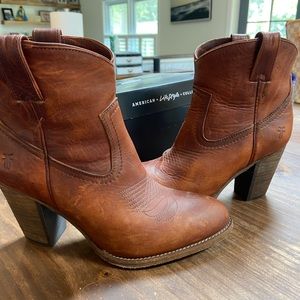 Frye low country leather boot/ Like New